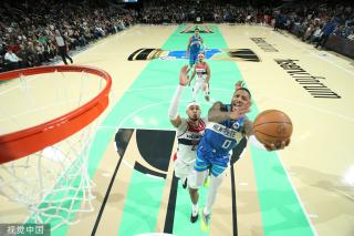 场上瞬间爆 场上瞬间爆